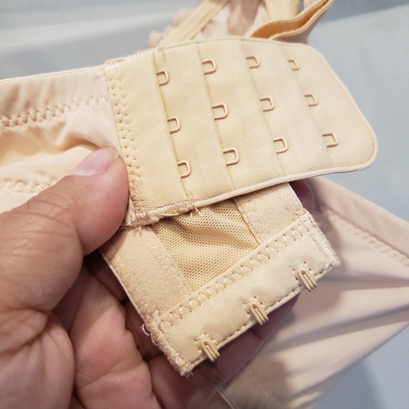 Blake & Co. Nude Underwire Lace Bra - Sz 42D US - Picture 5 of 6